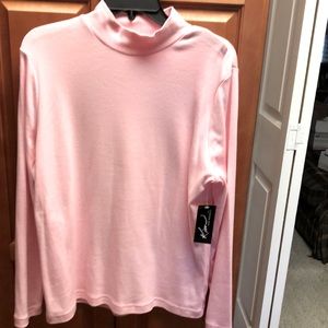 Women’s pink mock turtleneck LP